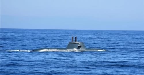 Nëndetësja bërthamore britanike mbërrin në Detin Arabik