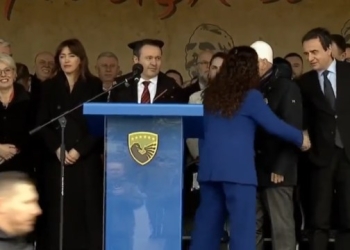 S’i shmangen dot njëri-tjetrit, Kurti e Osmani me përshëndetje të ftohtë