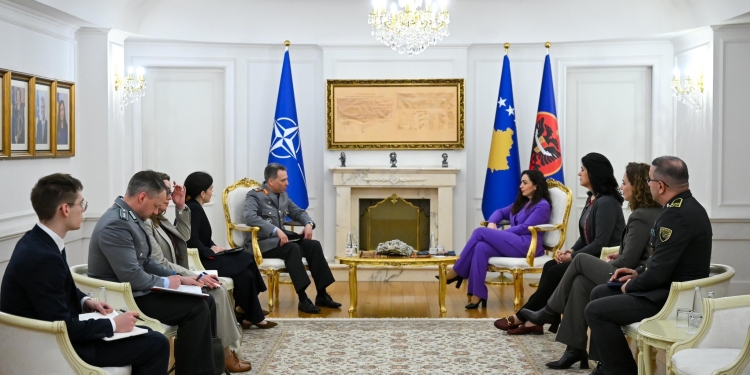 Osmani takon gjeneral Lange dhe përfaqësuesen e NATO-s: Kontributi i tyre, i çmuar për vendin