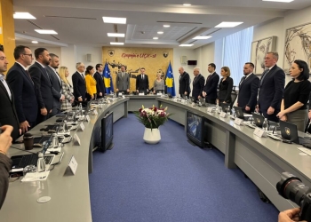 Mbledhja e Qeverisë nis me një minutë heshtje për tre kosovarët e vdekur në Austri