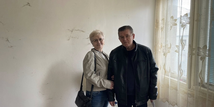 Pas 36 viteve, familja Bunjaku rikthen banesën në veri të Mitrovicës e uzurpuar nga një serbe