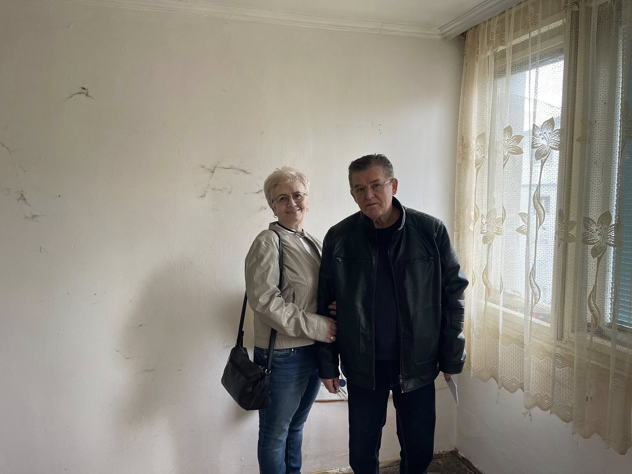 Pas 36 viteve, familja Bunjaku rikthen banesën në veri të Mitrovicës e uzurpuar nga një serbe