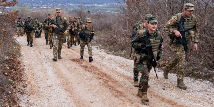 KFOR zhvillon marshime të vështira malore në Kosovë, rrit gatishmërinë e trupave