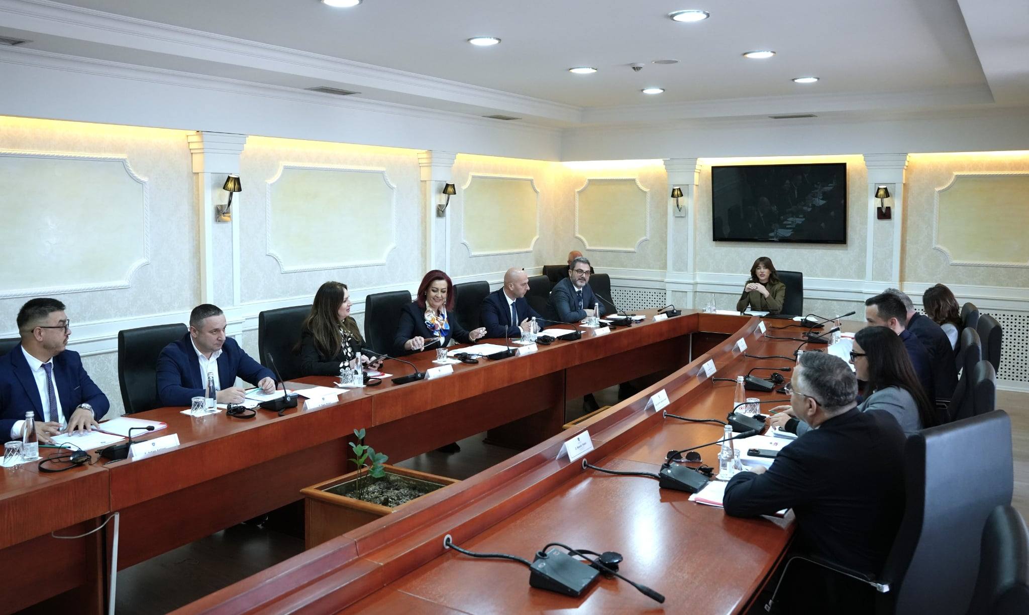 Kuvendi mban seancë plenare më 2 prill