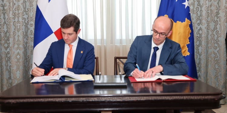 Kosova dhe Panama heqin vizat për pasaportat diplomatike, synohet liberalizimi edhe për qytetarët
