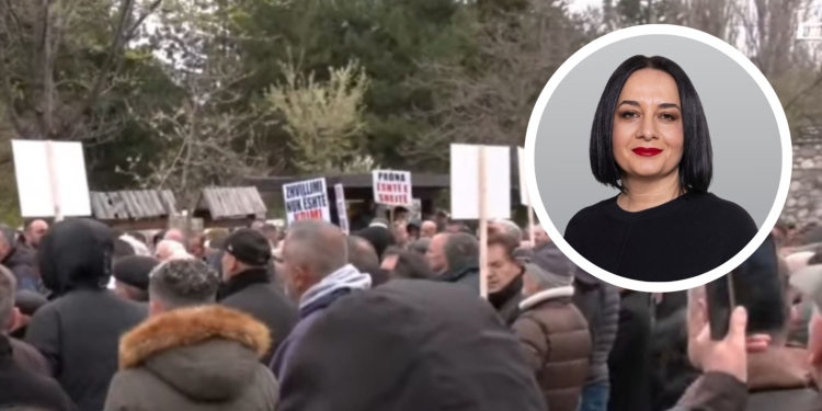 Protestë në Rugovë, banorët kundërshtojnë vendimin e Pacollit për ndalimin e ndërtimeve në parqe kombëtare