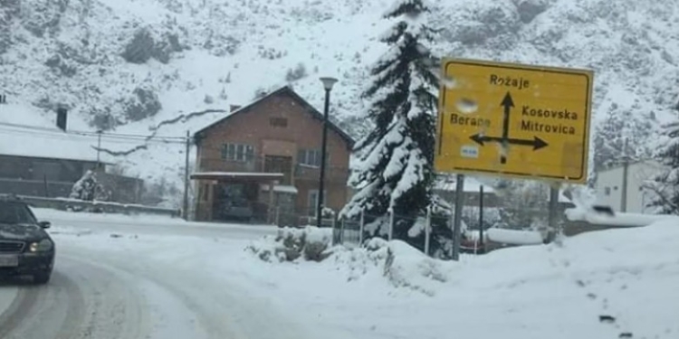 Hapet për qarkullim për vetura të vogla rruga Kullë-Rozhajë, për kamionë jo