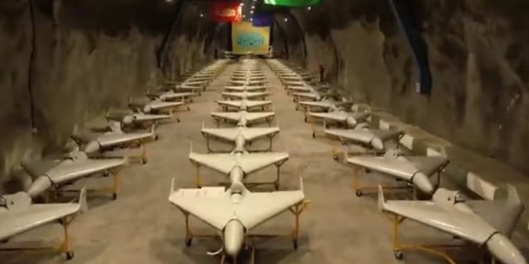 Irani reklamon ‘ushtrinë e zjarrit’, publikon pamjet me drone e raketa (Video)