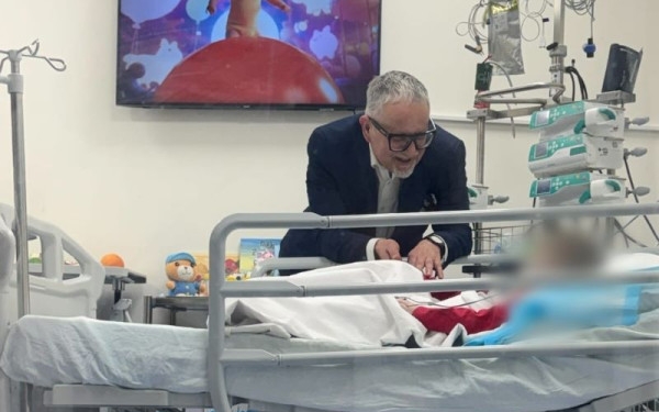 Klinika e Pediatrisë jep detaje të reja për gjendjen e 5-vjeçarit nga Lipjani, e viziton edhe ministri Vitia