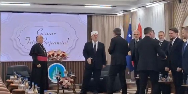 Ipeshkvi Gjergji shkon për vizitë në BIK me rastin e festës së Bajramit