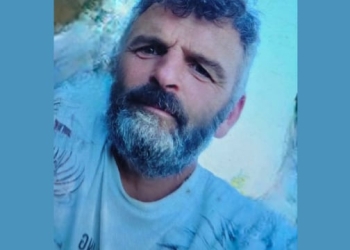 Në arrati dhe i armatosur me kallash, Fazli Nrecaj terrorizon banorët në Suharekë – a po dështon shteti ta ndalë?
