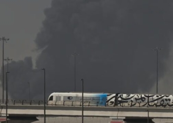 Emiratet e Bashkuara Arabe thonë se s’do të “rrinë duarkryq” mes breshërisë së raketave iraniane