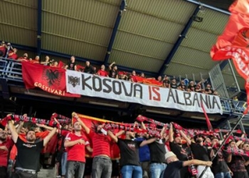 “Kosova është zemra e Shqipërisë”, tifozat Kuq e Zi në përkrahje të Dardanëve