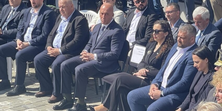 Krusha e Madhe nderon viktimat e masakrës së 1999-ës, homazhe dhe përkujtim solemn