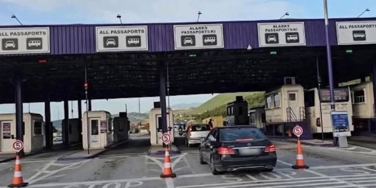 Arrestohet prizrenasi në Morinë, u zu në kufi me mbi 100 gramë kanabis