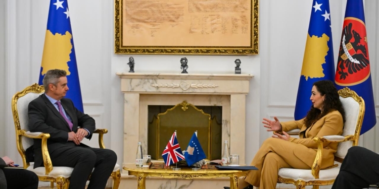 Presidentja Osmani priti në takim britanik