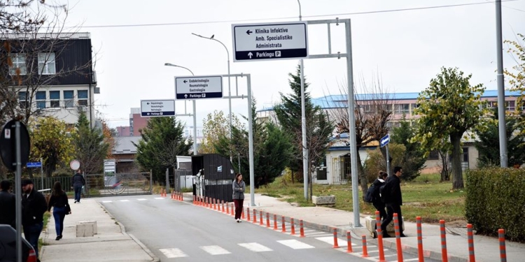 QKUK ul tarifën e parkingut, nga 1 euro në 50 cent për orë