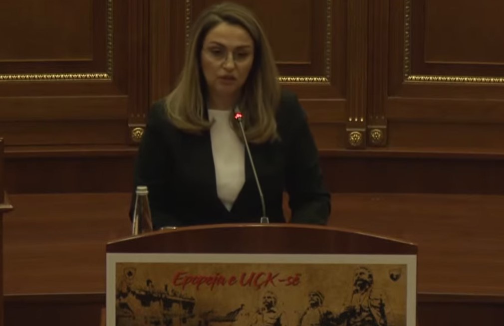 Shqipe Selimi: Kushdo që tenton ta rishkruajë historinë nëpër gjykata, përgjigja jonë e përbashkët është “ne të gjithë jemi Jasharë”