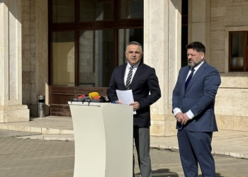 Tahiri: Nuk guxon opozita të shkojë nga një gabim në gabimin tjetër