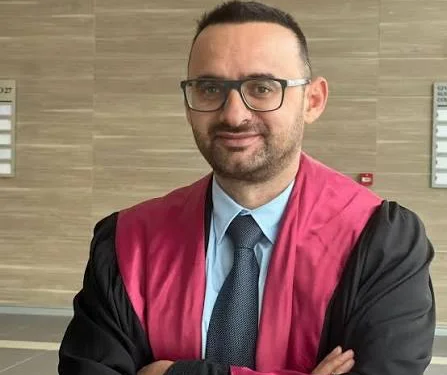 Avokati Jashari: Gjykata Kushtetuese nuk gjeti shkelje nga Vjosa Osmani, por e shpalli dekretin pa efekt juridik