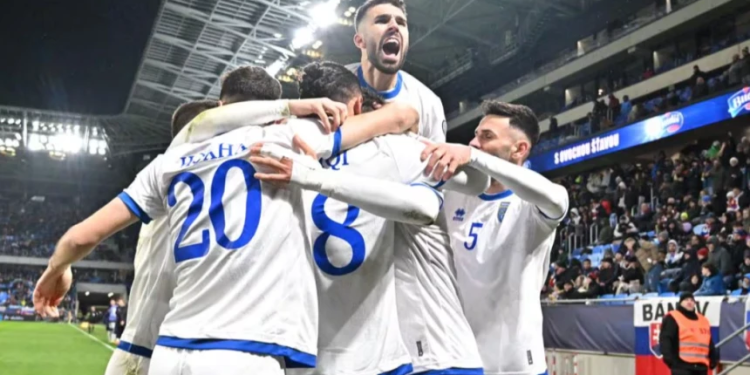 The Guardian: Kosova pranë kualifikimit historik në Botëror, vetëm 10 vite pas pranimit në UEFA dhe FIFA