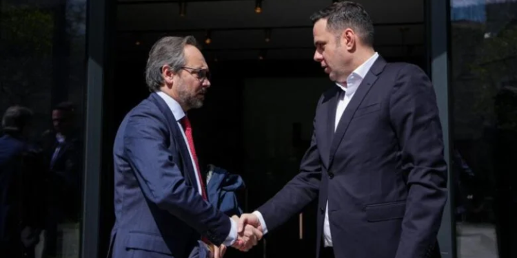 Abdixhiku takohet me Giaufret, flasin për çështjen e Presidentit dhe rolin e institucioneve në këtë proces