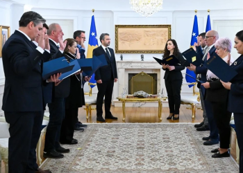 Nëntë anëtarë të rinj të KQZ-së betohen para Presidentes Osmani