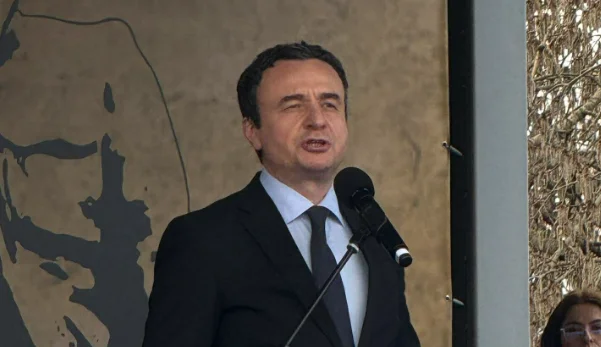 Kurti në kazermën “Adem Jashari: Populli e ka UÇK-në e UÇK-ja epopenë e saj