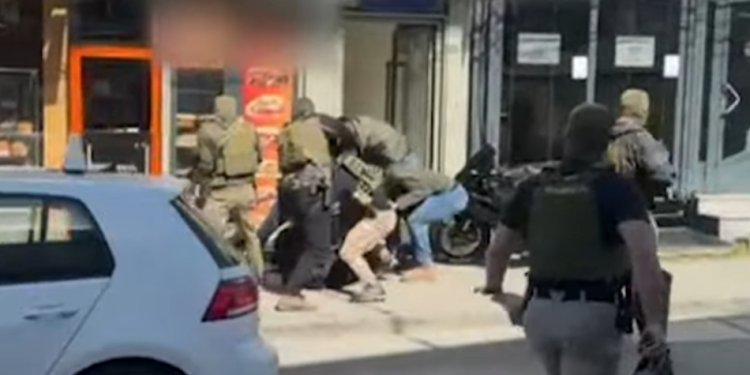 Policia publikon pamjet e arrestimit të fajdexhive në Prizren, kërkuan marrjen e një shtëpie dhe dy lokaleve