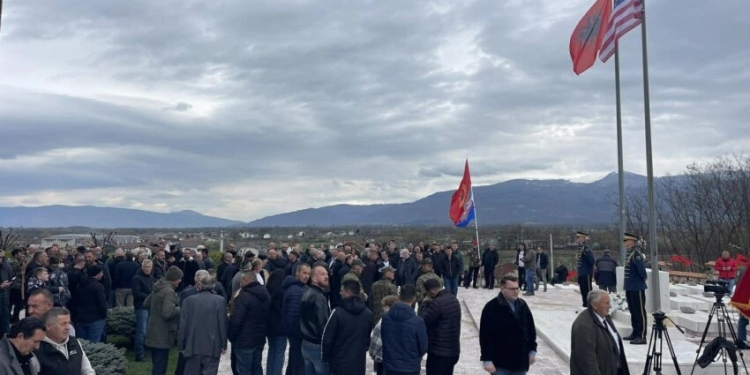 28-vjetori i Epopesë së Dukagjinit, nderohen dëshmorët e rënë në betejën e Gllogjanit