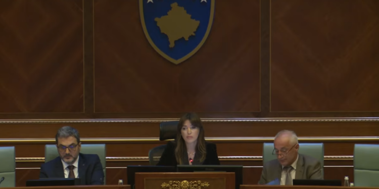 Seanca pa opozitën, pritet shpërbërja e Kuvendit sonte
