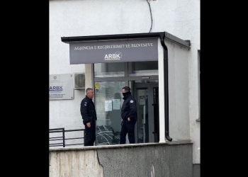 Prokuroria e Prishtinës deklarohet për bastisjet tek ARBK-ja, jep detaje se mbi çfarë dyshimesh nisi aksioni (Pamje)