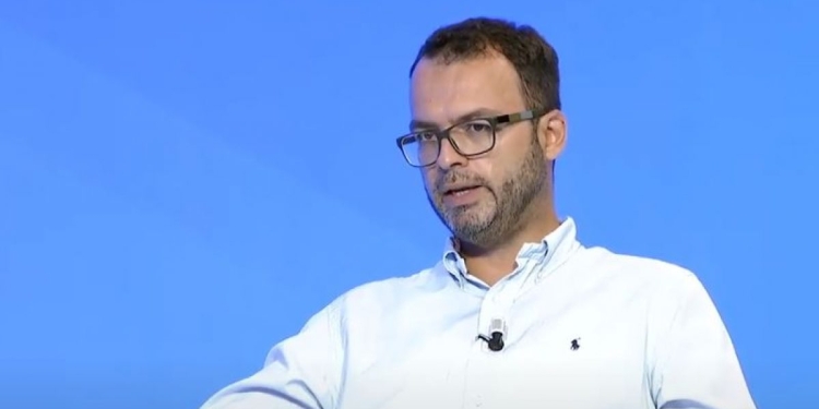 “Dita D për Presidentin” – Vela përmend tri opsionet e mundshme, komenton edhe për Vjosa Osmanin