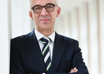 Ambasadori gjerman përgëzon Kosovën për Ligjin për të Huajt dhe Automjete
