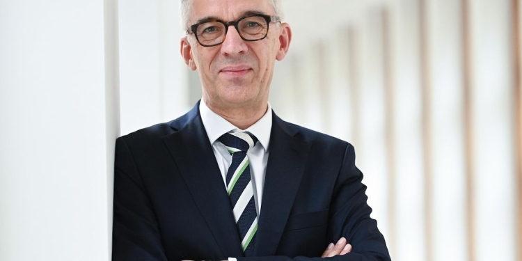 Ambasadori gjerman përgëzon Kosovën për Ligjin për të Huajt dhe Automjete
