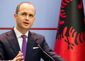 Kërcënimet e Vuçiqit, Bushati: Shqipëria të mos ia lërë inercisë prioritetet