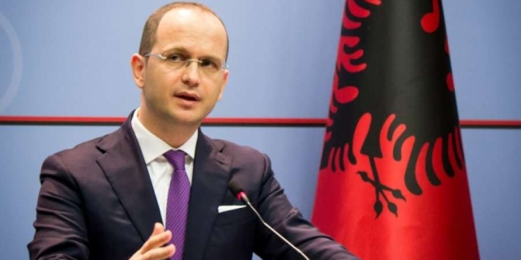 Kërcënimet e Vuçiqit, Bushati: Shqipëria të mos ia lërë inercisë prioritetet