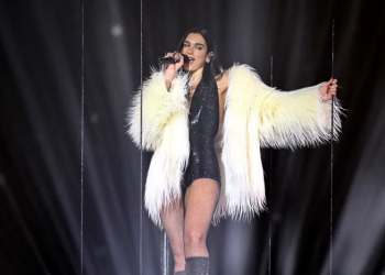 Dua Lipa befason publikun në Brit Awards