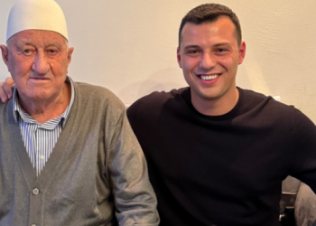 “Do të jetosh gjithmonë në kujtimet tona”, Endrit Thaçi kujton gjyshin në përvjetorin e parë të vdekjes