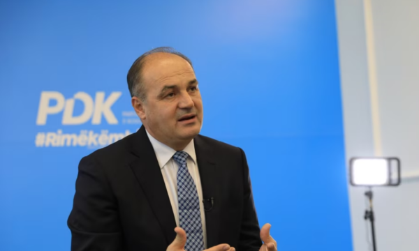Hoxhaj: Kosova e paralizuar dhe e përçarë, e pa vlerë sot heqja e masave të BE-së