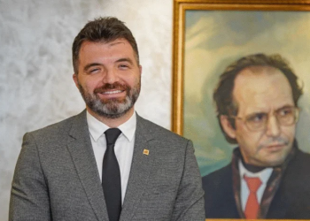 Sadiku: Shqiptaria është më e madhe se çdo individ, qoftë Edi Rama apo Donika Schwarz