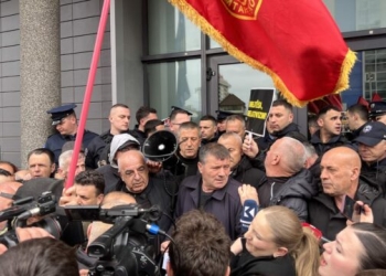 Veterani në protestë: Dyshojmë se informacionet janë marrë nga shërbimet sekrete serbe