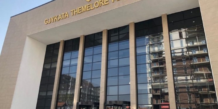 Një muaj arrest shtëpiak ndaj punëtorit teknik të dyshuar për ngacmim seksual të 10 vjeçares në një shkollë në Ferizaj