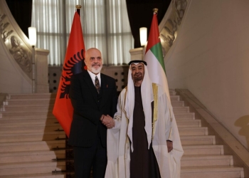 Sulmet e Iranit, Rama bisedë telefonike me Presidentin e Emirateve të Bashkuara
