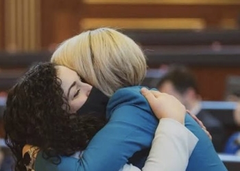 Mimoza Kusari – Lila i del në mbrojtje Vjosa Osmanit: Fyerjet dhe kërcënimet janë të papranueshme