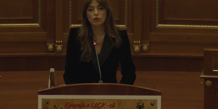 Haxhiu në seancën solemne: Rezistenca e Jasharajve në Prekaz ndryshoi historinë e Kosovës