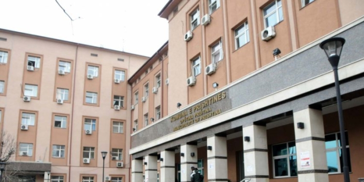 Këta janë zyrtarët e pezulluar nga Komuna e Prishtinës për keqpërdorim të detyrës