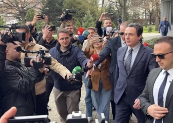 “Edhe unë jam kureshtari si ju”, kështu përgjigjet Kurti për emrin e presidentit/es