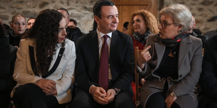 Kryeministri Kurti i kërkon Presidentes Osmani t’i japë autorizimin Gërvallës për një marrëveshje me Belgjikën
