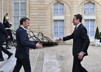 “Diskutim rreth 2 orësh”, Kurti: Nga Macron kërkova mbështetje për integrimin e Kosovës në BE